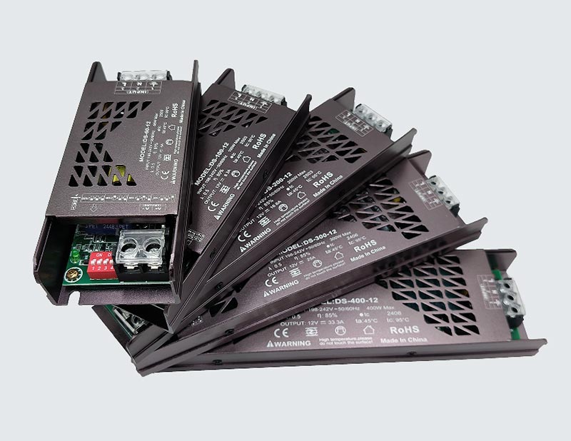 W jaki sposób opaska świetlna LED może pasować do odpowiedniego liniowego zasilacza impulsowego LED?