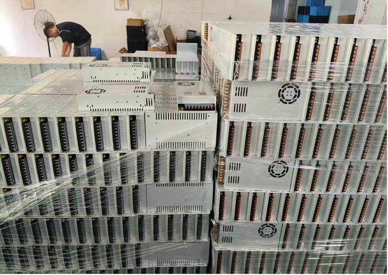 Przeniesie Cię do kompleksowego zrozumienia procesu produkcji zasilaczy impulsowych i miejsca wysyłki